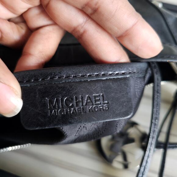 Michael Kors Fallon Black Leather Hobo Shoulder Bag - Picture 7 of 9